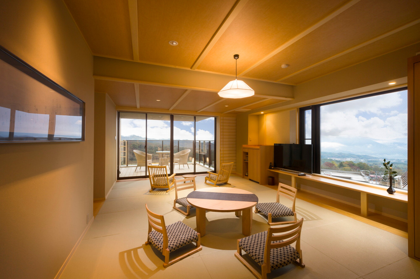 谷川岳を眺めながら美食のひとときを4025471