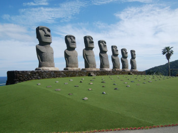 It is a moai statue taken at Sun Messe Nichinan in Miyazaki! The clouds in good condition create a more resort feeling.