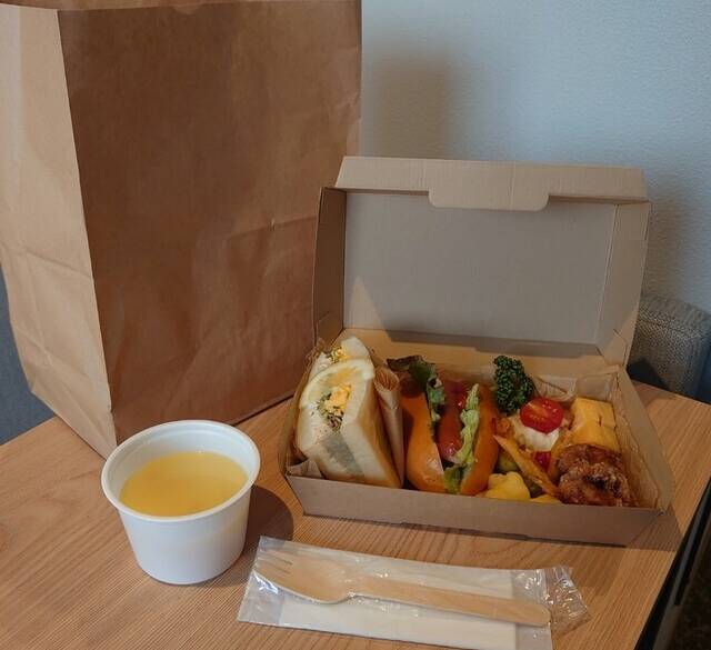 テイクアウト専用の朝食BOX / 4