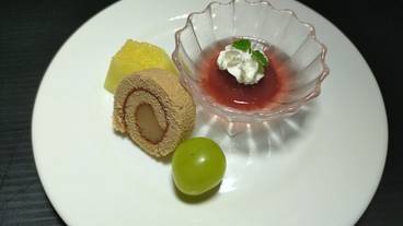 食事・飲み物 / 13