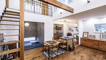 客室内のダイニングエリア / 4