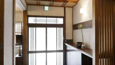 内部エントランス / 2