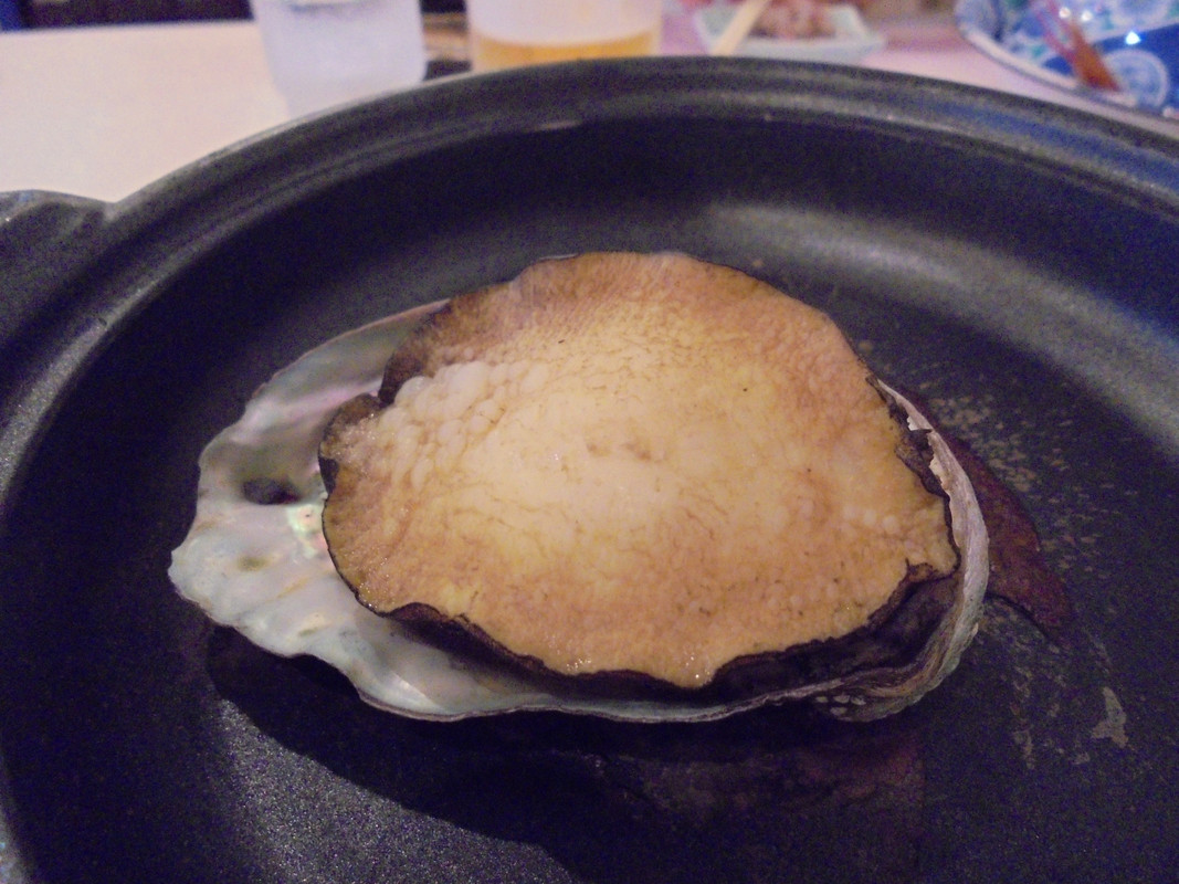 ホテルでの夕食　蝦夷アワビ