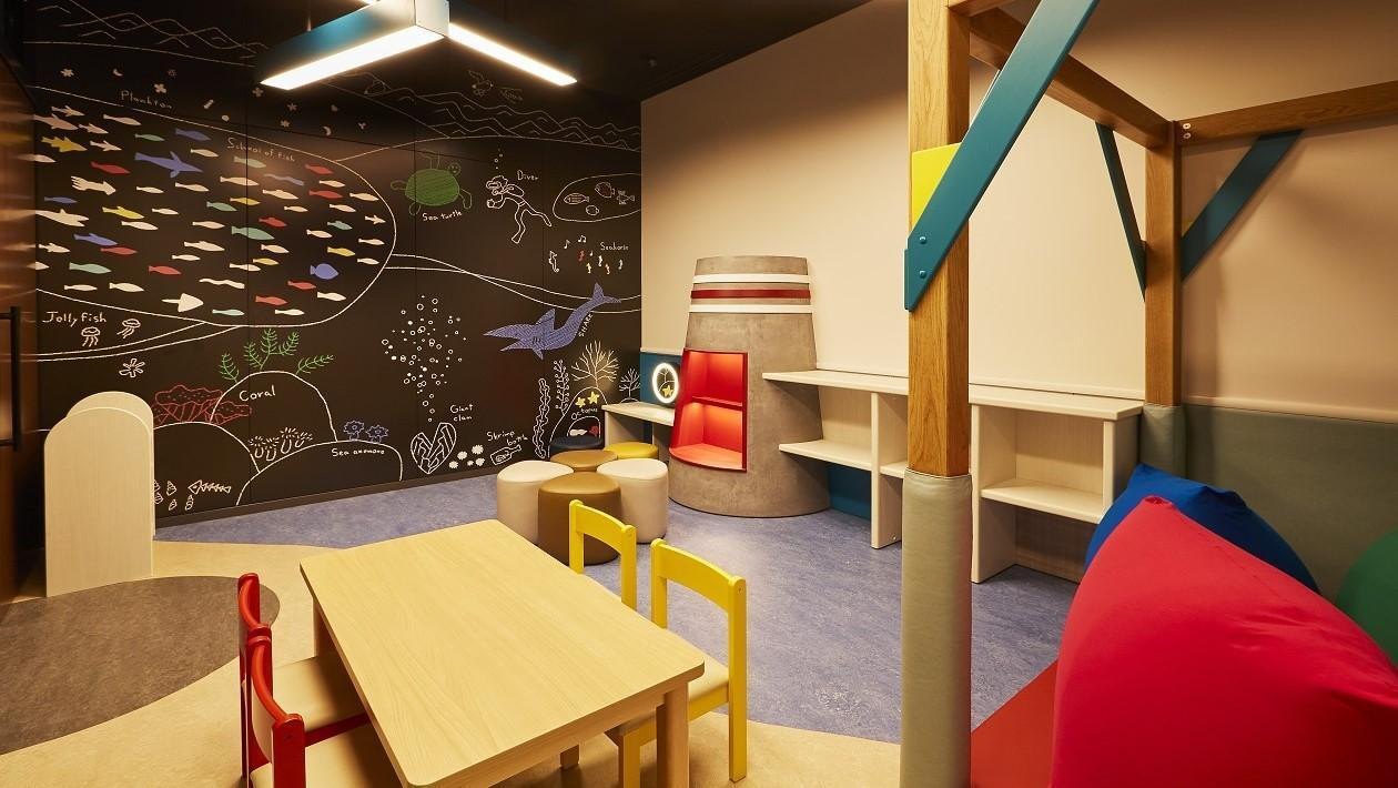 キッズルーム完備！素足でくつろげるファミリールームでホテルステイを満喫3849305