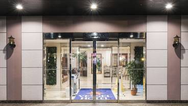 施設の入り口 / 11