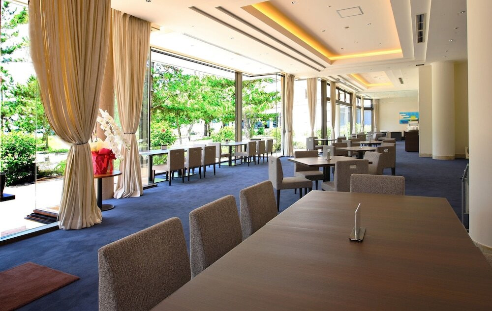 ロビーラウンジ