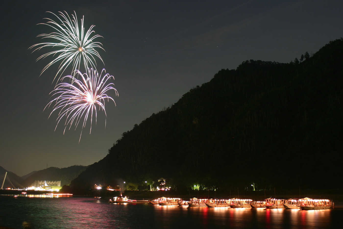 開湯は約1300年前！金華山のほとりにある小さな温泉地3385781
