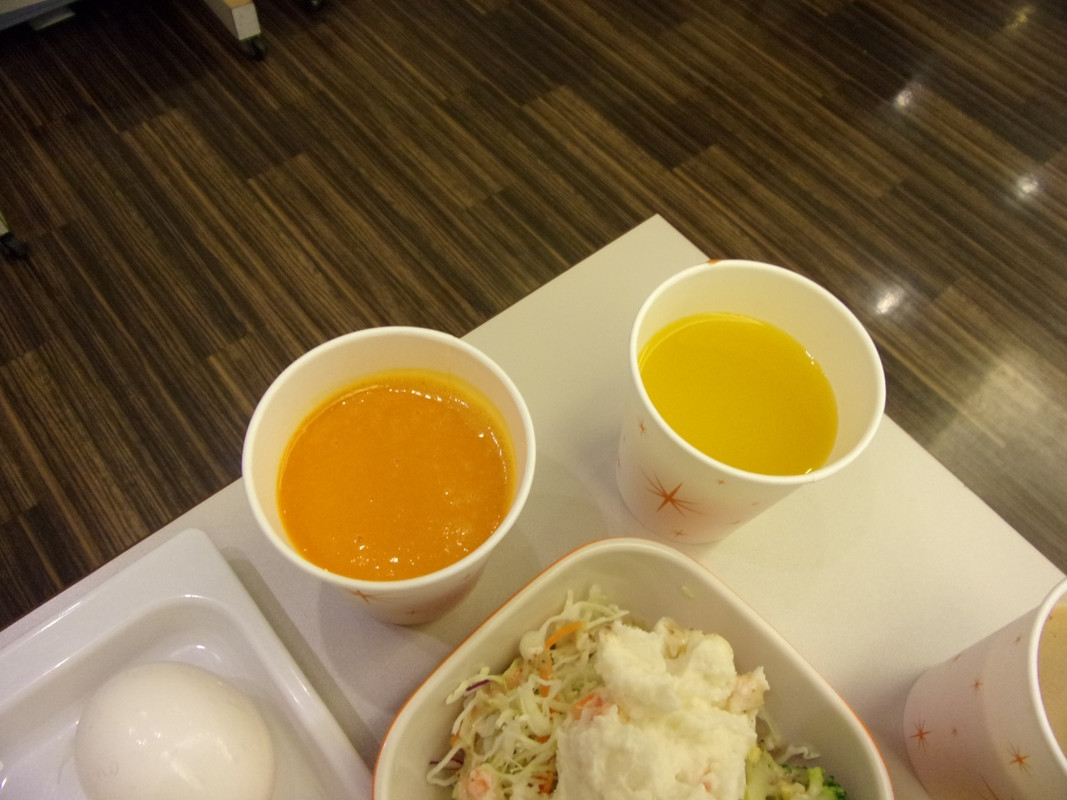 ３種類のスムージーがあるので、マンゴースムージーを選びます。