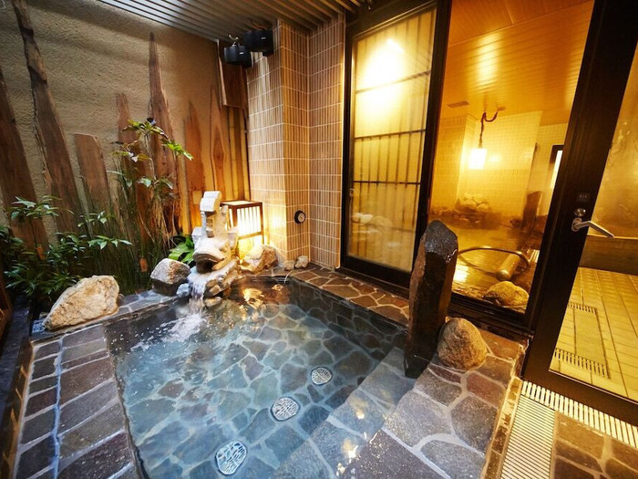 お肌がすべすべになるといわれる「錦鯱の湯」