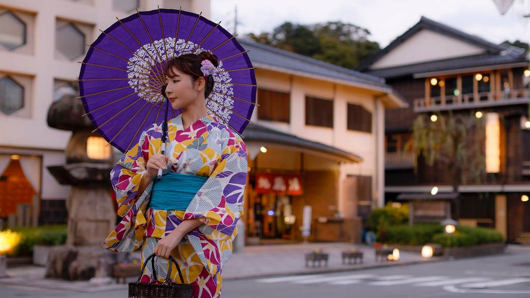 温泉街でほっこり
7つの外湯巡り / 1