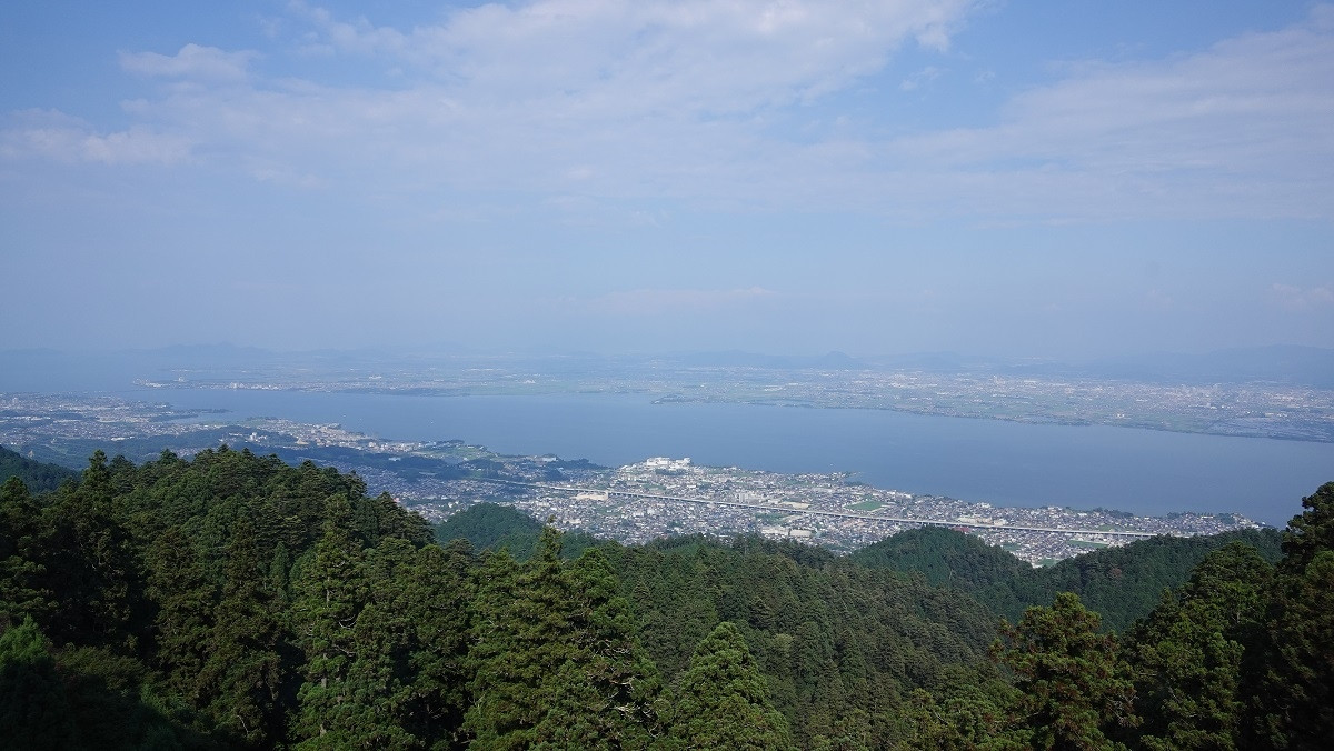 正面がお琴温泉あたりか