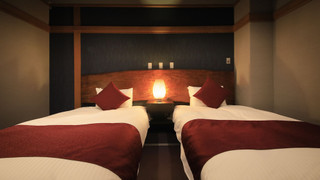 エコノミー ツインルーム ベッド (複数台) 専用バスルーム