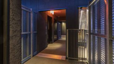 施設の入り口 / 8