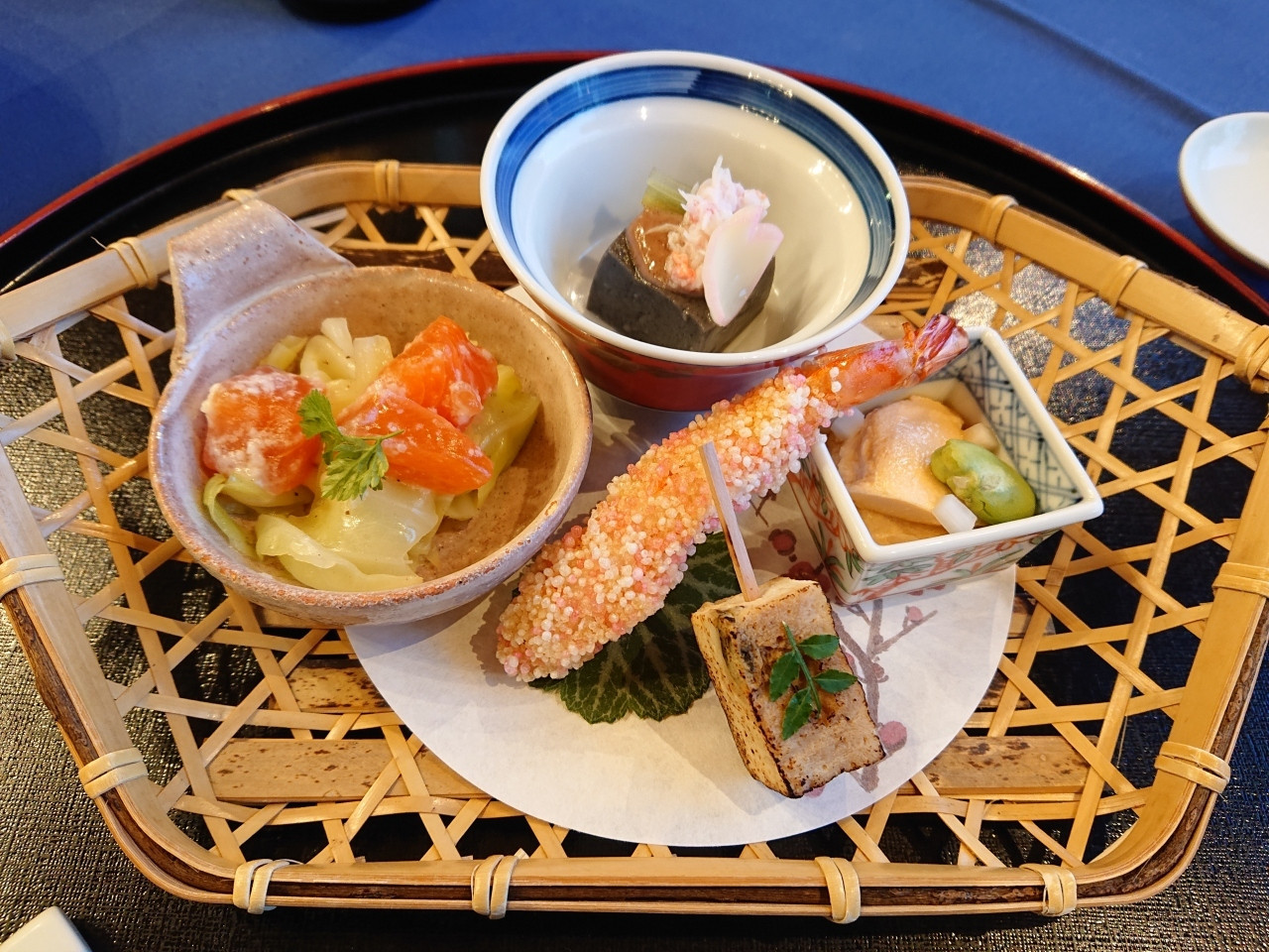 「ホテル花水木」 料理 199528450 お子様のプレート。和牛入りのデミグラスソースのオムライス&ポタージュスープ。美味しそう！