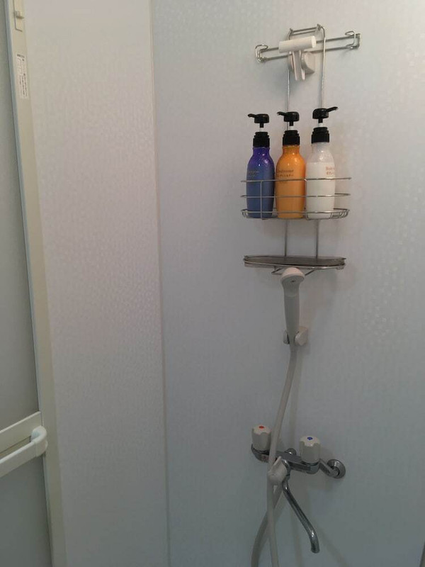 バスルームのシャワー