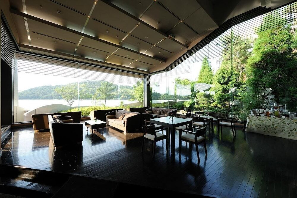 ロビー応接スペース