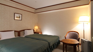 ツインルーム　セミダブルサイズベッド 2 台　北向　禁煙