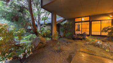 施設の入り口 / 8