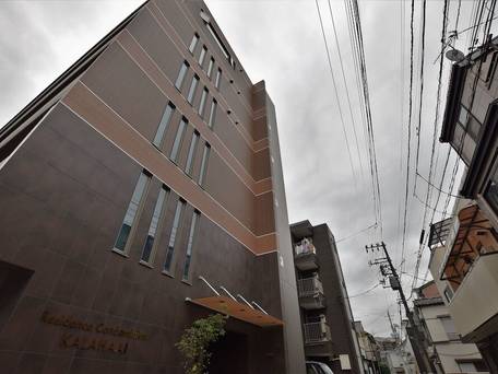 Residential Condominium Kala Haigh / 3