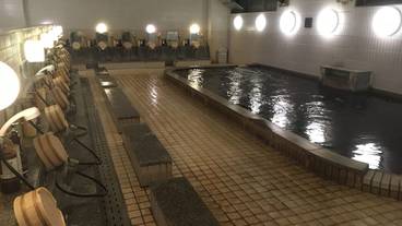 屋内スパ浴槽 / 1