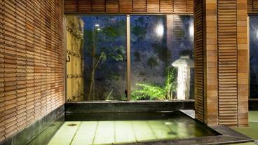 城崎温泉 喧噪の隠れ家 月のしずく(キノサキオンセン ケンソウノカクレガ ツキノシズク) / 1