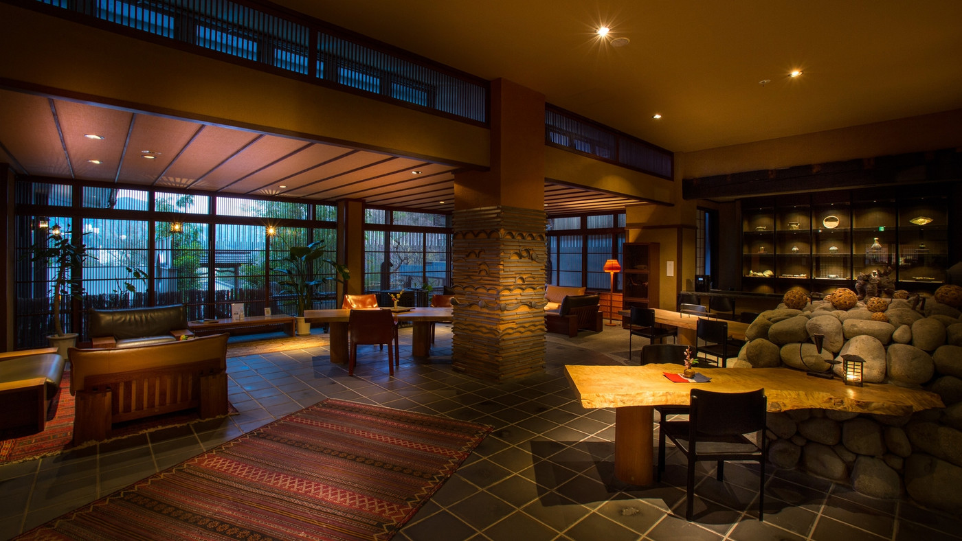 下呂温泉の夜景を見渡すムーディな夜。”湯あそび”つくせる宿3423655