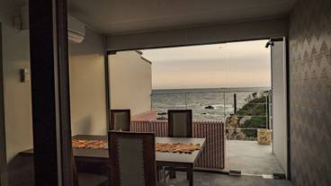 客室内のダイニングエリア / 10