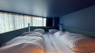 [ダークブルー] ロフトルーム B 禁煙