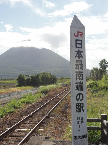 3503352