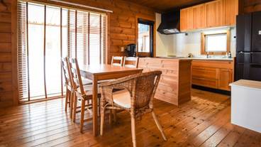 客室内のダイニングエリア / 13