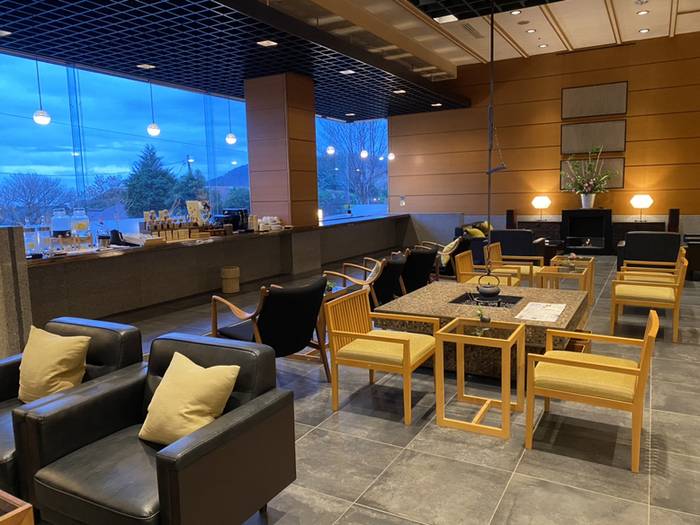 ラウンジとドリンクカウンター / 1