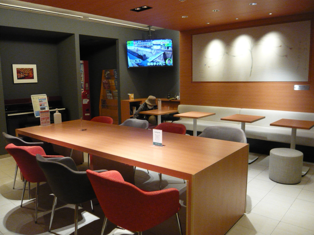 ４階　共同スペースのラウンジ