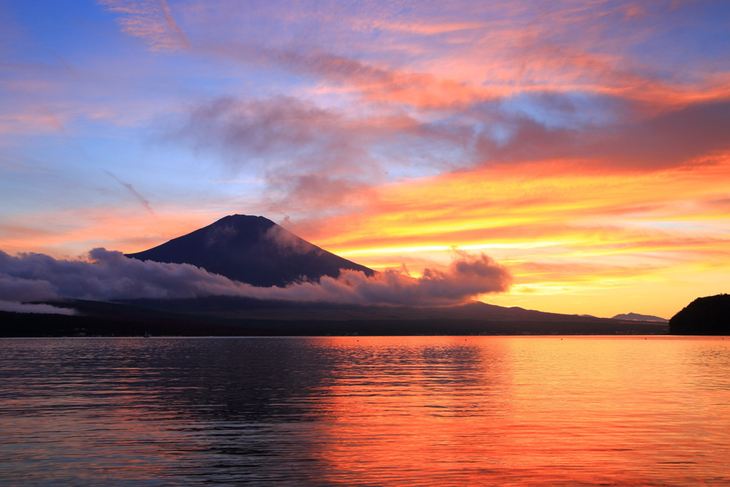 雄大な富士山と山中湖に癒される、くつろぎの休日4085380