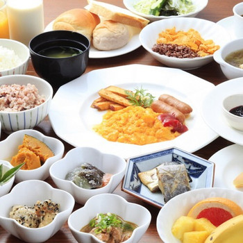 家庭料理の朝食は体にやさしいメニューが豊富3997395