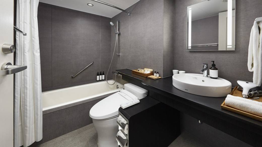 デラックスキング　バスルーム / 2