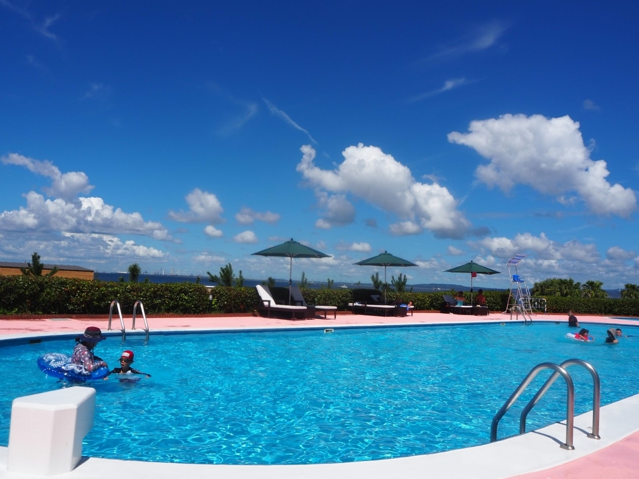 海辺のホテルでリゾート気分を満喫！3498372