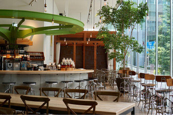 「チャヤマクロビ ロイヤルパークホテル ザ 汐留店 」 内観 73731566 天上が高く開放的