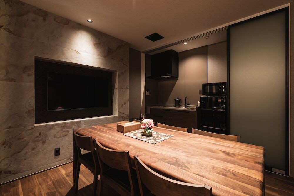 客室内のダイニングエリア