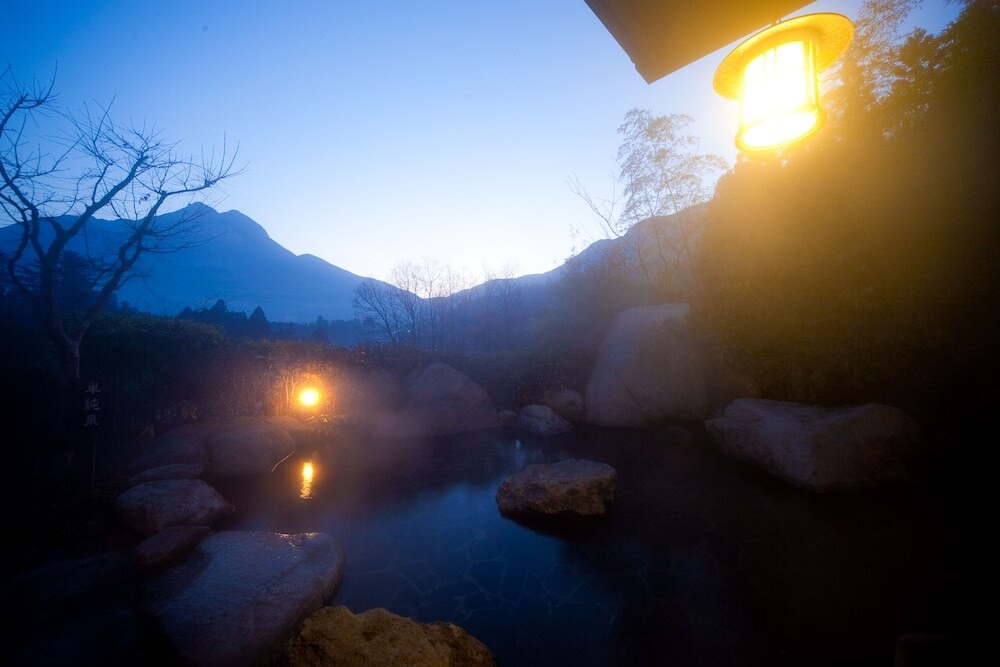 美術館のよう。アンティークなお部屋が素敵な温泉旅館3543634