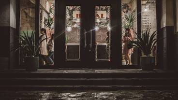 施設の入り口 / 12