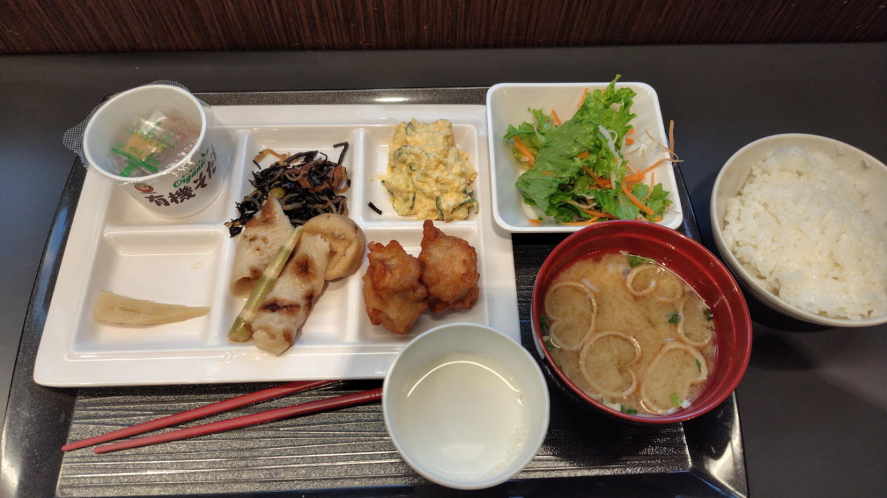 普通の朝食、可も無く不可も無い