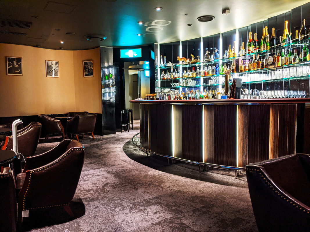 BAR「TWENTY ONE」①