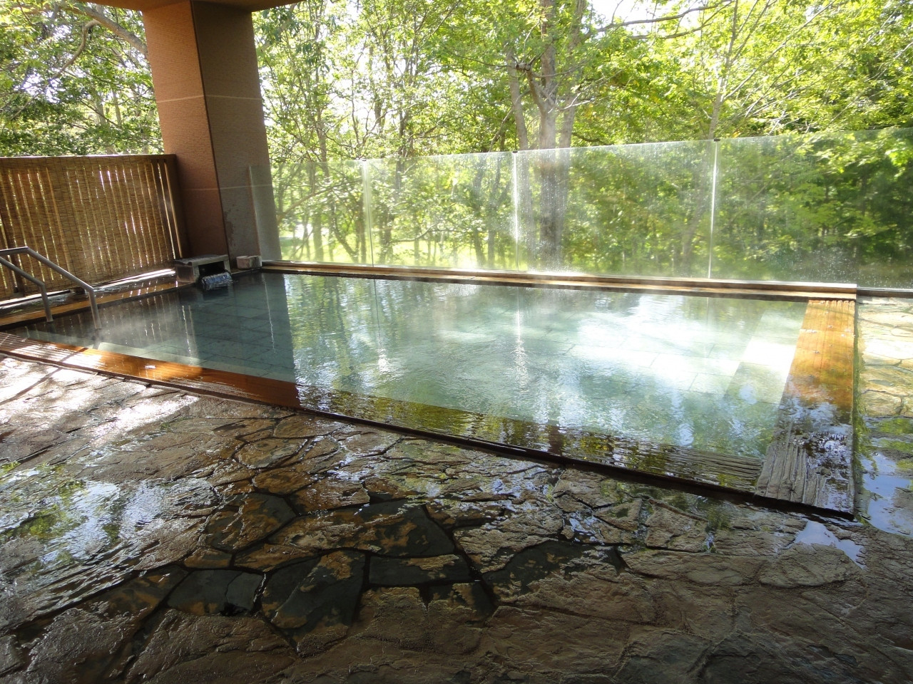 宿泊におすすめ「ホテル 甘露の森」24956