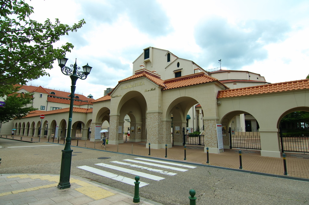 本場で宝塚歌劇団デビュー！「宝塚大劇場」3968121