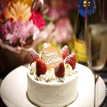 高台に佇み、何もしない贅沢をふたりで堪能4240330