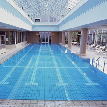 プールやジムでのんびりリフレッシュを3406414