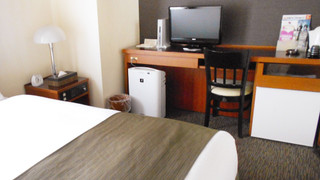 ダブルルーム ダブルベッド 1 台 喫煙可