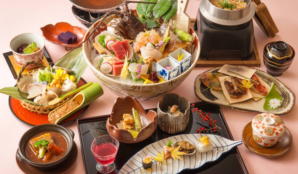 伊豆の魚介が満載
会席料理に舌鼓 / 1