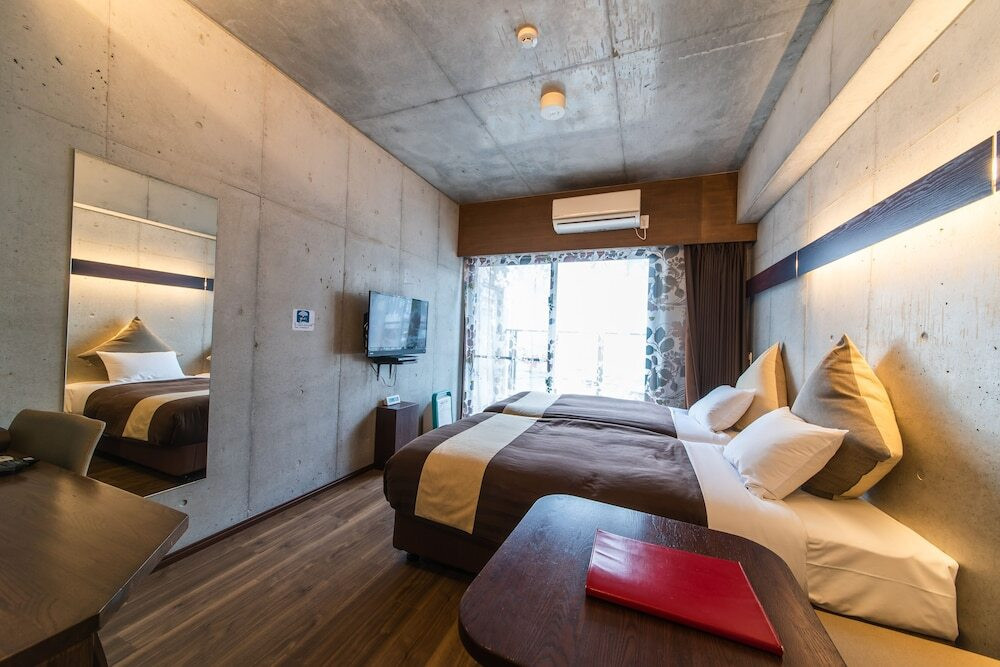 ベッドルームとリビング別で快適に過ごせる4271212