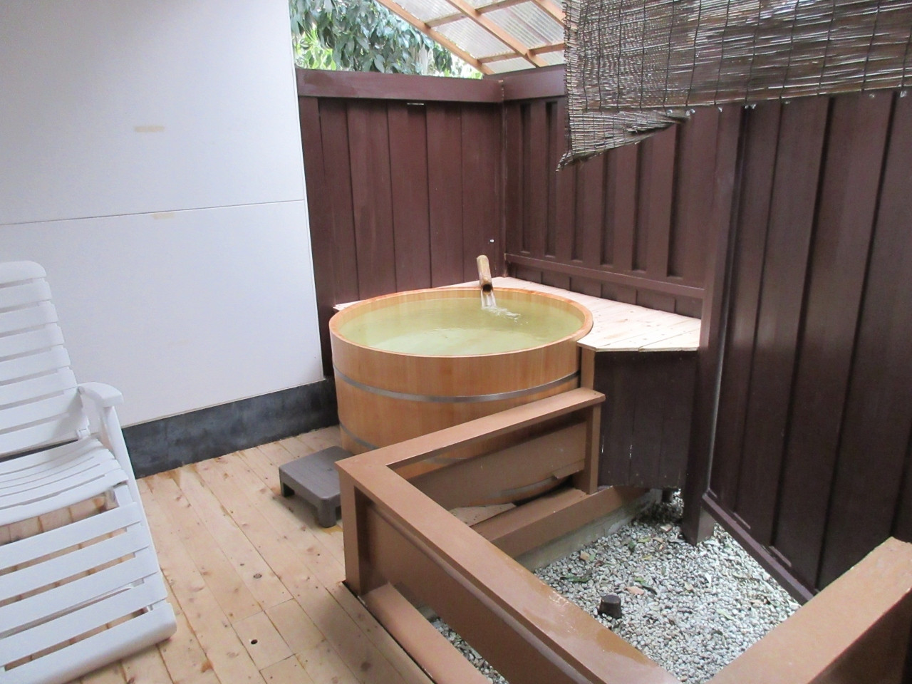 日本庭園を囲む、純和風の温泉旅館4010002